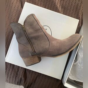 Steve Madden Celllo Ankle Boots